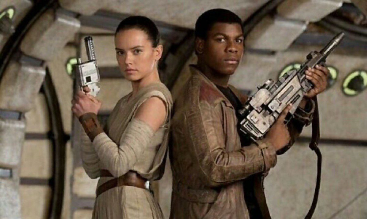 ¡Star Wars: John Boyega y Daisy Ridley rockean sobre la toxicidad de los fanáticos!