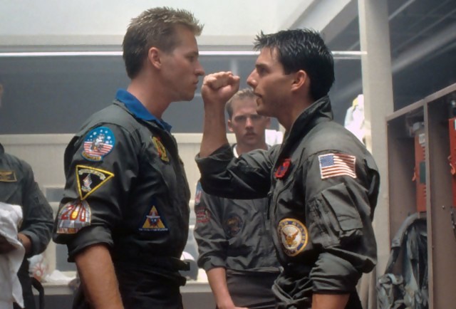 Tom Cruise le da noticias de salud a Val Kilmer - Top Gun Maverick