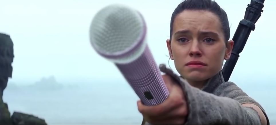 Star Wars: Luke Skywalker canta a Celine Dion y hace llorar a Daisy Ridley