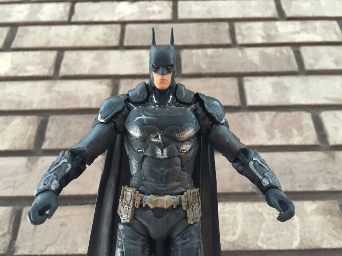 DC Collectible's Batman: Arkham Knight Figure Reviews: Gordon, Nightwing y Battle-Damage Batman