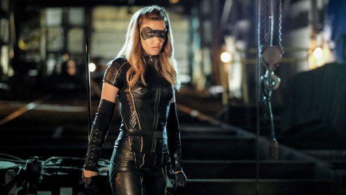 Juliana Harkavy como Dinah Drake / Black Canary en The CW's Arrow 