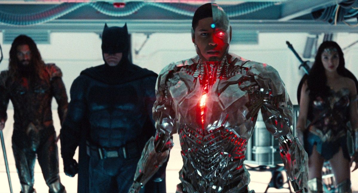El actor de 'Justice League' dice que Joss Whedon reshoots "aligerará la película"