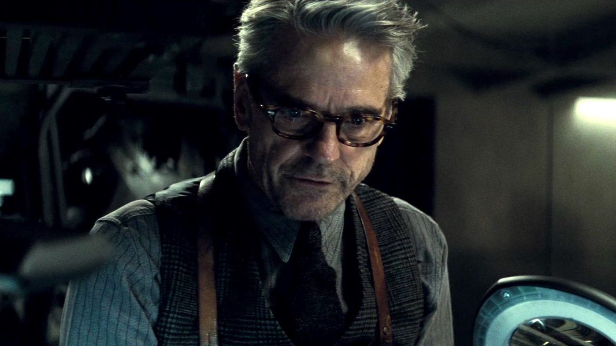 Jeremy Irons dice que 'The Batman' se filma en el verano, Ben Affleck prometió más Alfred