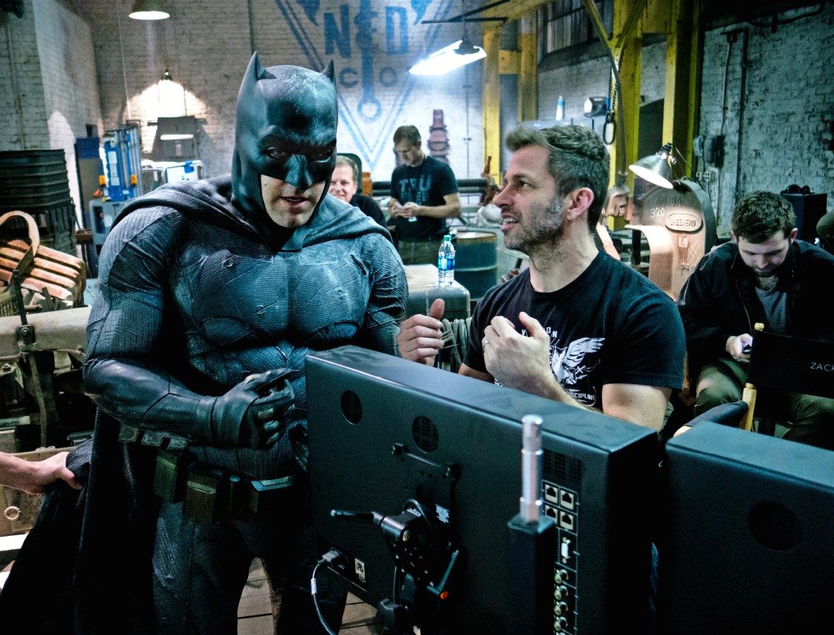 Ben Affleck sobre jugar un Batman 'f * cked up';  más imágenes nuevas de 'Batman v Superman'