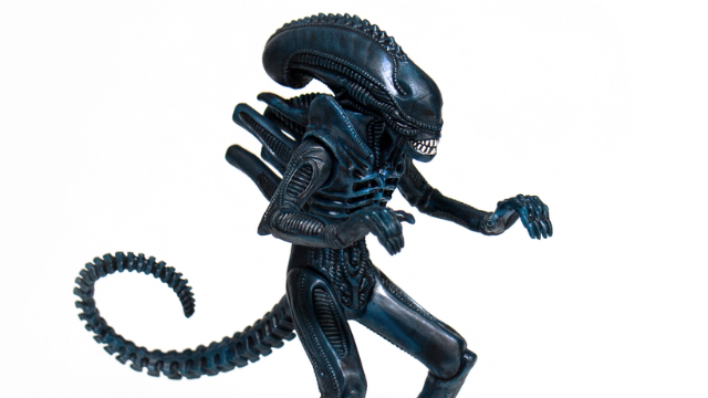 Las figuras de reacción Super7 hacen que los juguetes extraterrestres que nunca fueron