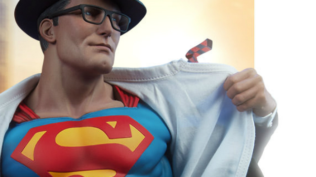 Sideshow Previews Estatua de Clark Kent convirtiéndose en Superman