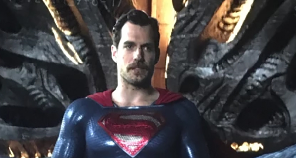 Aquí está el Superman de Henry Cavill con su misión: bigote imposible en la Liga de la Justicia