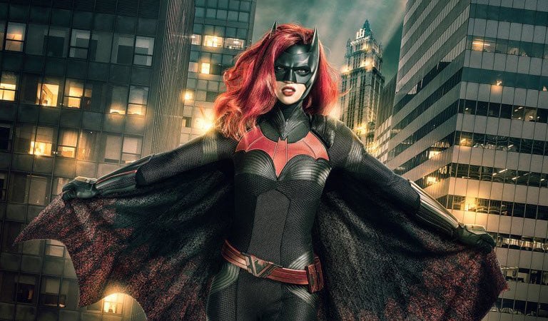 The CW anuncia el pedido de la serie Batwoman con una promoción teaser