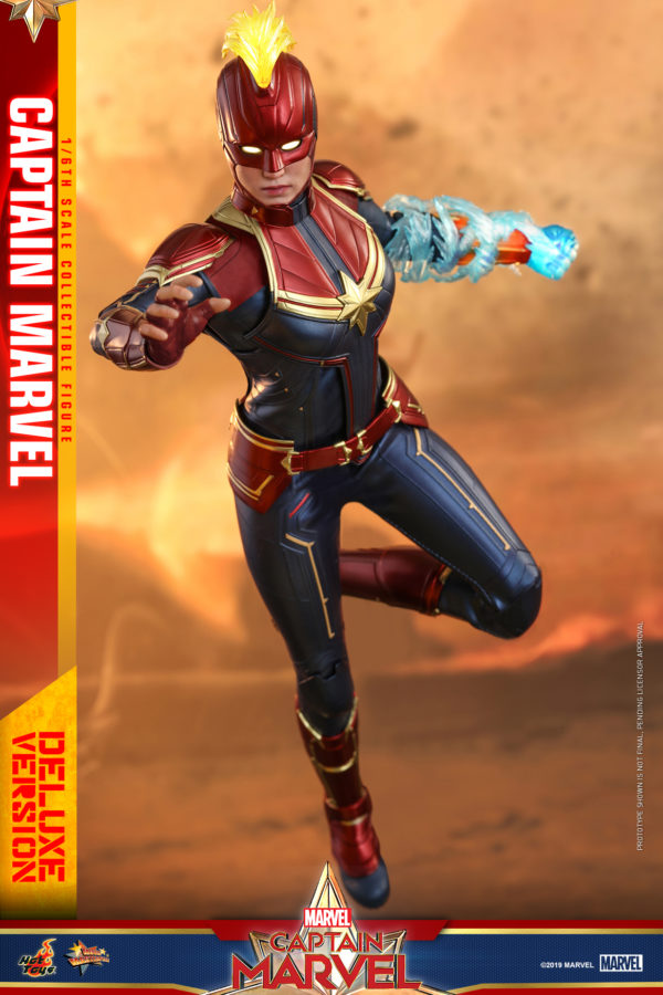 Hot-Toys-Captain-Marvel-Captain-Marvel-collectible-figure-Deluxe-2-600x900 