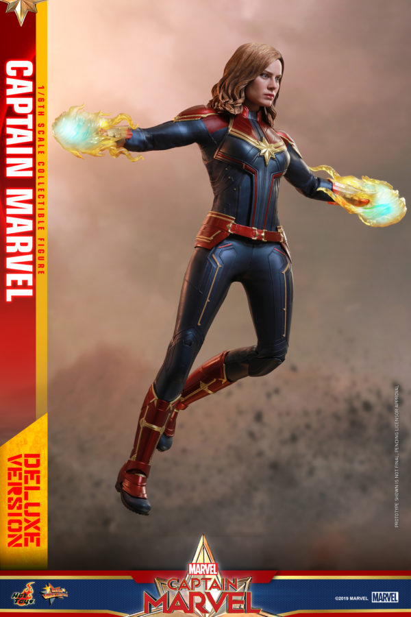 Hot-Toys-Captain-Marvel-Captain-Marvel-collectible-figure-Deluxe-3-600x900 