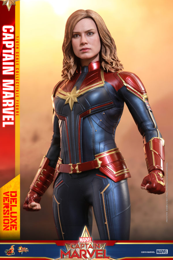 Hot-Toys-Captain-Marvel-Captain-Marvel-collectible-figure-Deluxe-5-600x900 