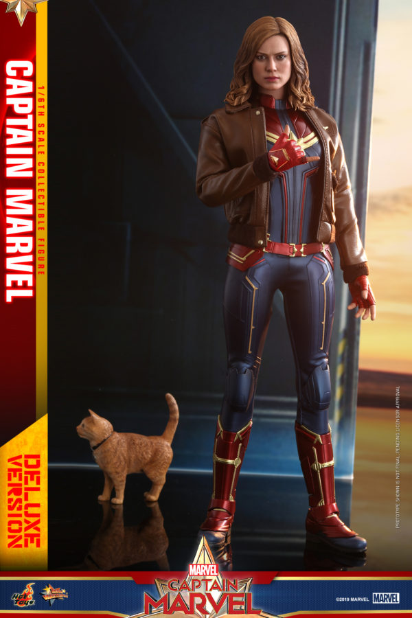 Hot-Toys-Captain-Marvel-Captain-Marvel-collectible-figure-Deluxe-6-600x900 
