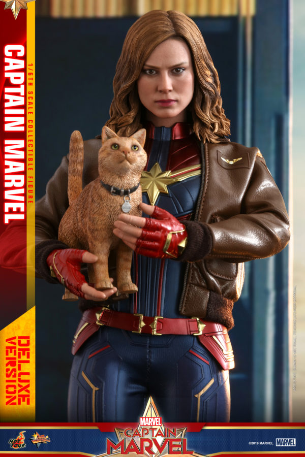 Hot-Toys-Captain-Marvel-Captain-Marvel-collectible-figure-Deluxe-7-600x900 