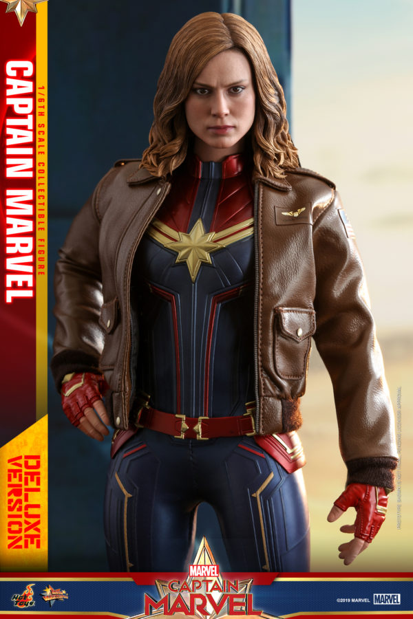 Hot-Toys-Captain-Marvel-Captain-Marvel-collectible-figure-Deluxe-8-600x900 