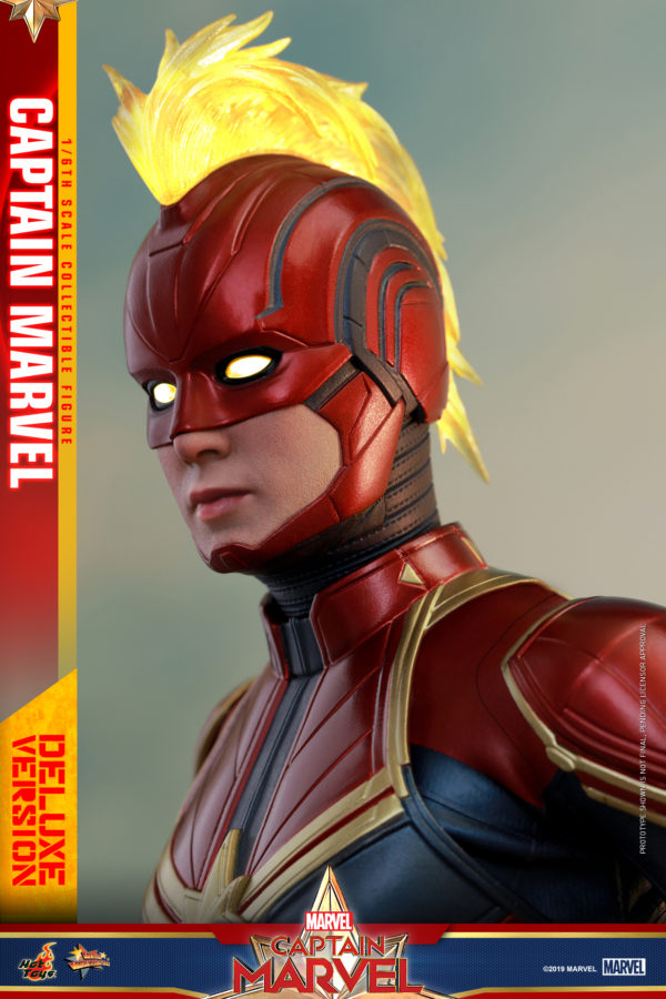 Hot-Toys-Captain-Marvel-Captain-Marvel-collectible-figure-Deluxe-10-600x900 