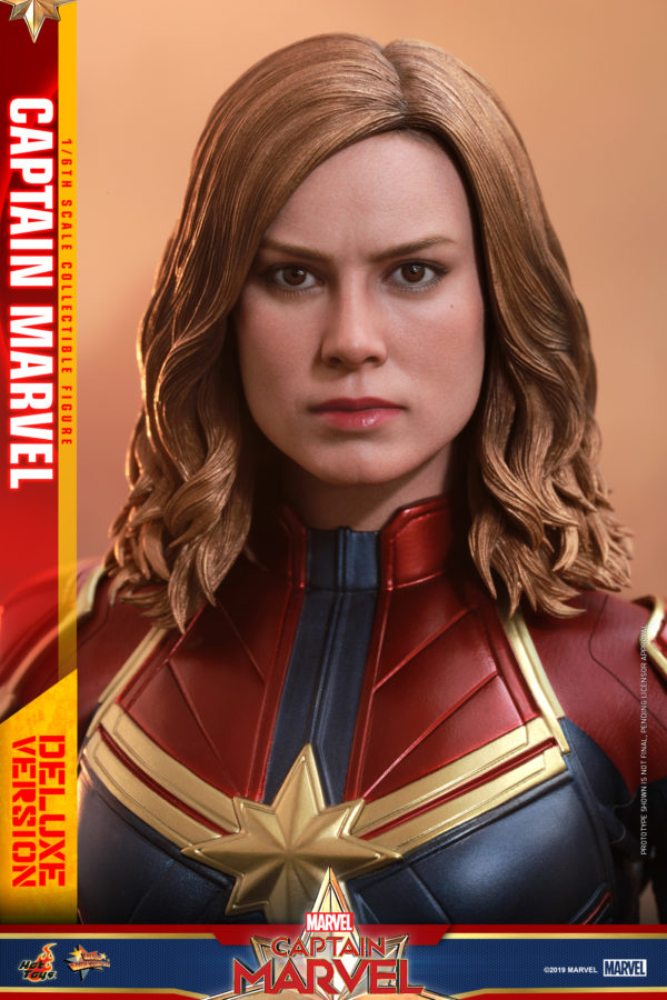 Hot-Toys-Captain-Marvel-Captain-Marvel-collectible-figure-Deluxe-11-600x900 