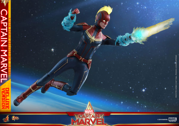 Hot-Toys-Captain-Marvel-Captain-Marvel-collectible-figure-Deluxe-12-600x422 