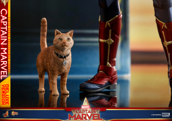 Hot-Toys-Captain-Marvel-Captain-Marvel-collectible-figure-Deluxe-16-600x422 