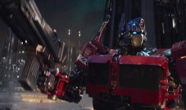 El productor de Transformers ofrece actualizaciones sobre la película animada de Cybertron y el spin-off de Optimus Prime