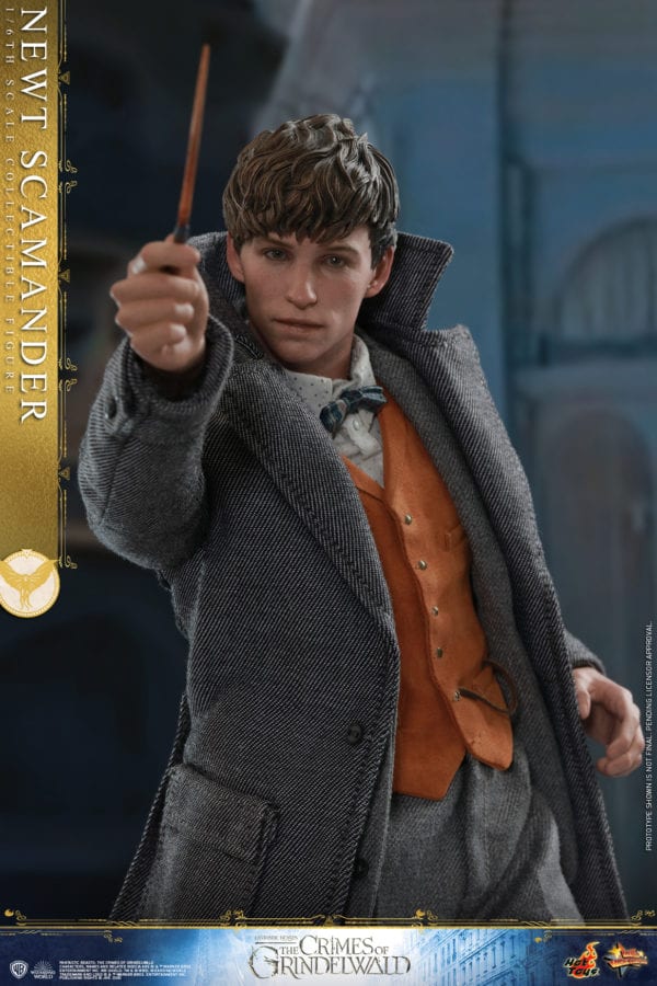 Hot-Toys-Fantastic-Beasts-2-Newt-Scamander-Collectible-Figure-4-600x900 