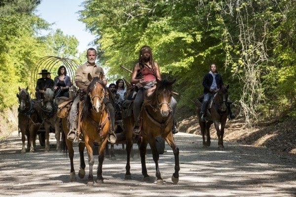 The-Walking-Dead-s9-images-1-600x400 
