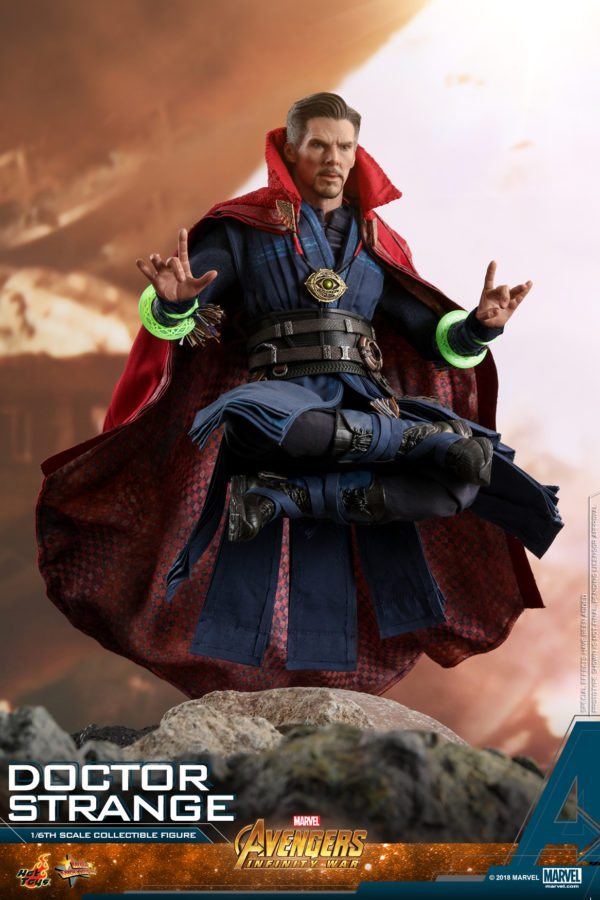 Hot-Toys-AIW-Doctor-Strange-collectible-figure-5-600x900 
