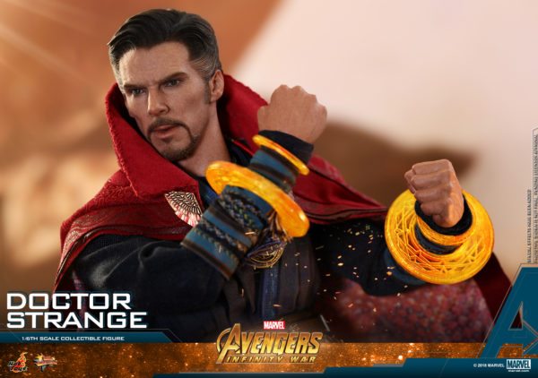 Hot-Toys-AIW-Doctor-Strange-collectible-figure-9-600x422 