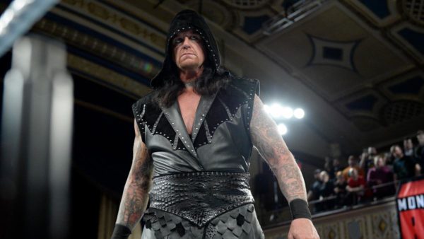 Resumen de noticias de lucha libre diaria: ¿Ganador del desafío de combate mixto, The Undertaker no aparece en WrestleMania ?, NXT Title Belt Revealed