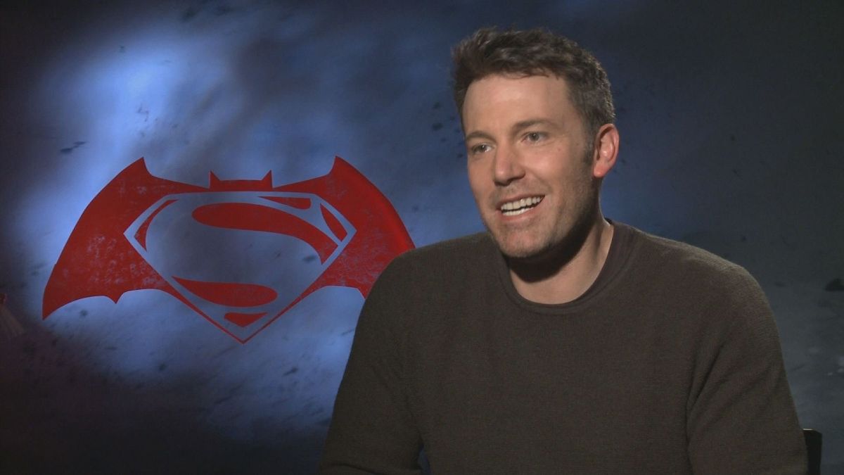 Ben Affleck habla sobre 'Batman v Superman' y cómo fue en el traje de combate blindado "pesado" (video)