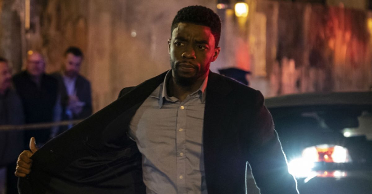 Chadwick Boseman pone a Nueva York en el bloqueo en Russo Brothers Crime Thriller '21 Bridges '