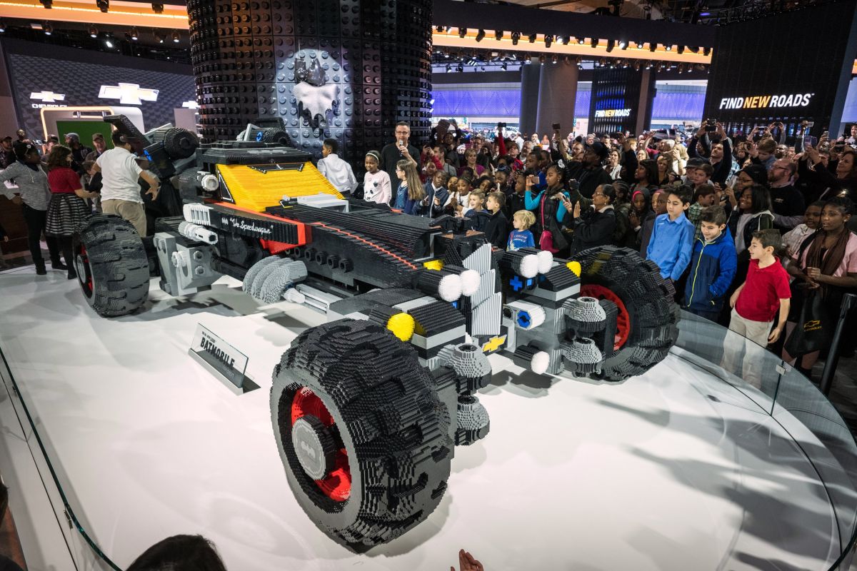 Chevrolet presenta el LEGO Batmobile de tamaño real