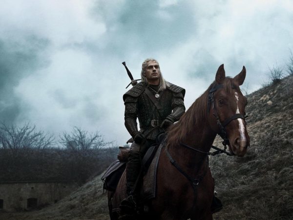 The-Witcher-Henry-Cavill-600x450 