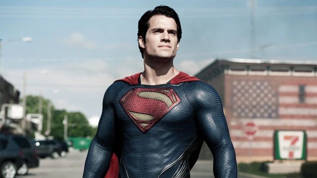 Henry Cavill quiere seguir jugando a Superman por un tiempo