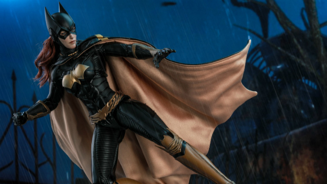 Hot Toys Batgirl sale directamente de Arkham Knight