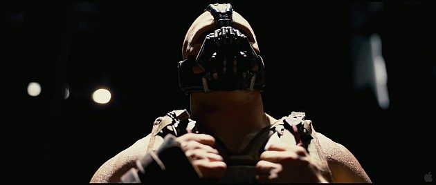 Informe: Warner Bros. estaba preocupado por la voz de Bane en 'The Dark Knight Rises'