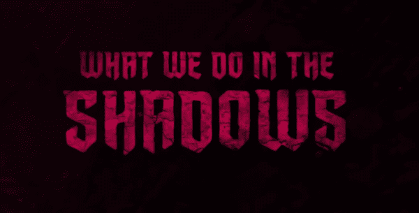¿Qué hacemos en las sombras? Logo-600x305 