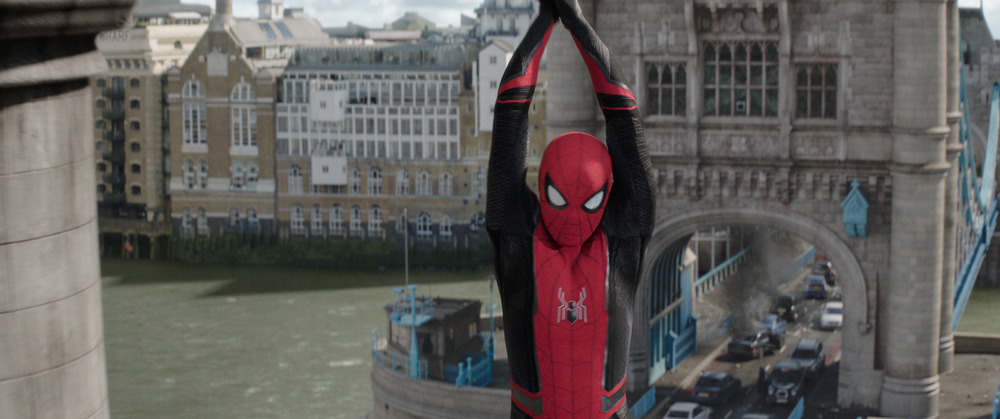 Los fanáticos de los cómics y los asistentes al cine en general verán un "Spider-Man diferente, lejos de casa" al otro (Semi-Spoiler)