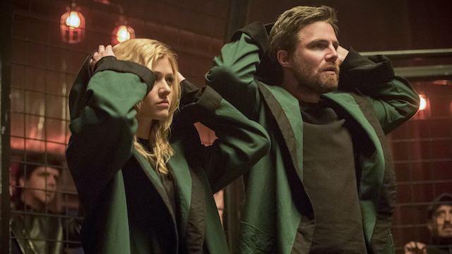 Oliver se une a su hija en New Arrow Episode 8.05 Stills