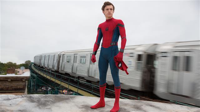 Tom Holland revela su llamada telefónica borracha que "salvó" a Spider-Man