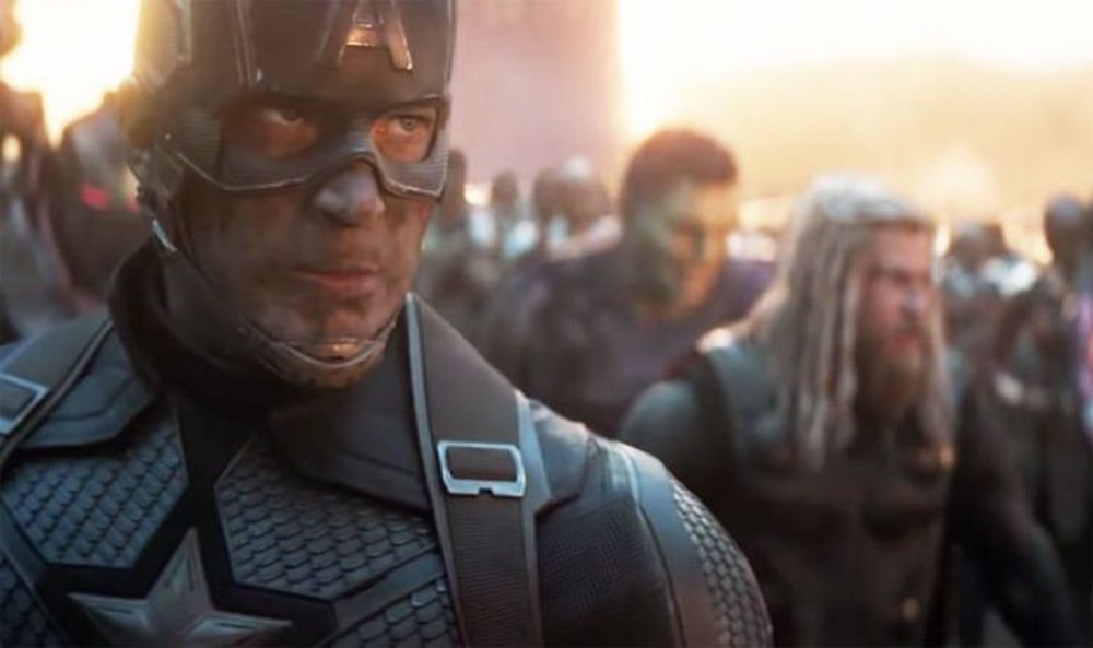 Avengers: Endgame: el Capitán América con el martillo de Thor obtiene una réplica impresionante