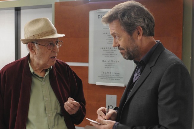 Carl Reiner y Hugh Laurie en House MD (2004)