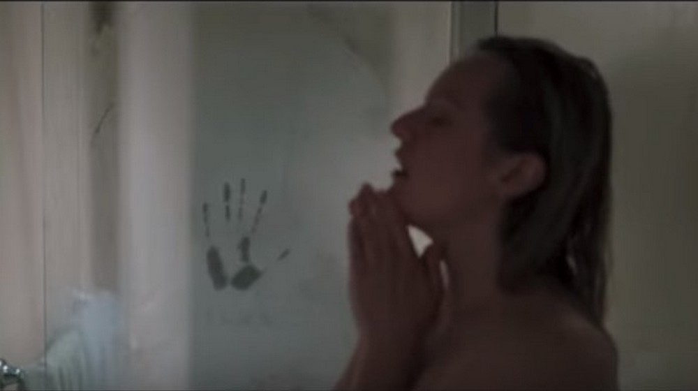 The Invisible Man - Elizabeth Moss está aterrorizada en el primer trailer subtitulado