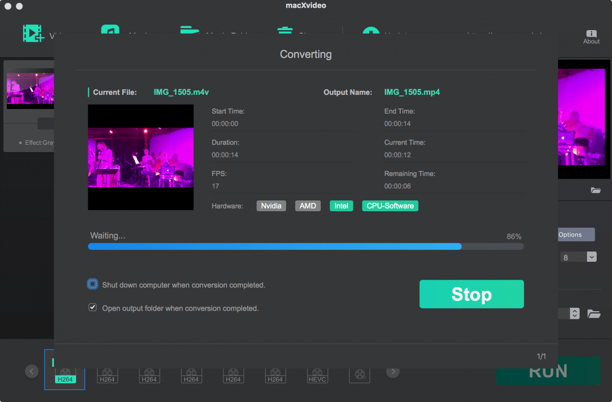 Captura de pantalla de macXvideo con conversión de video en ejecución preparándose para la carga de YouTube