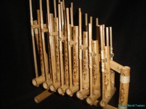 Instrumento musical tradicional angklung