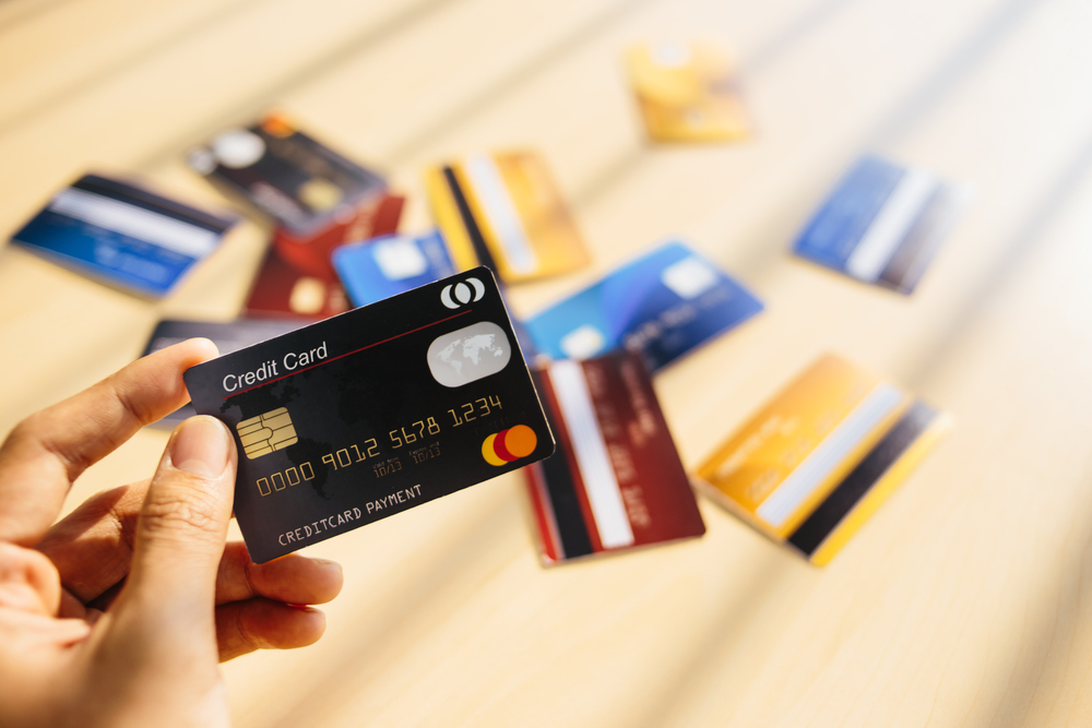 Comprender las tarjetas de crédito y los beneficios y cómo funcionan las tarjetas de crédito