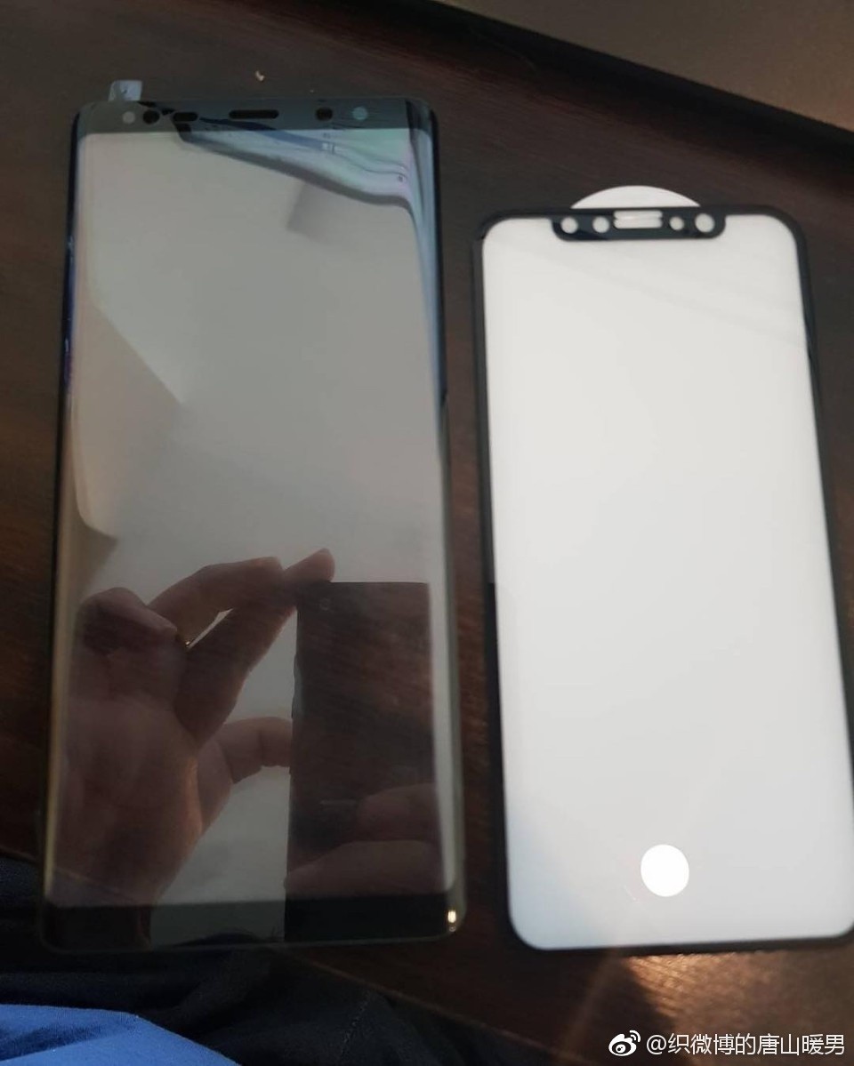 El panel de visualización filtrado del Galaxy Note 8 nos permite comparar el tamaño con el iPhone 8