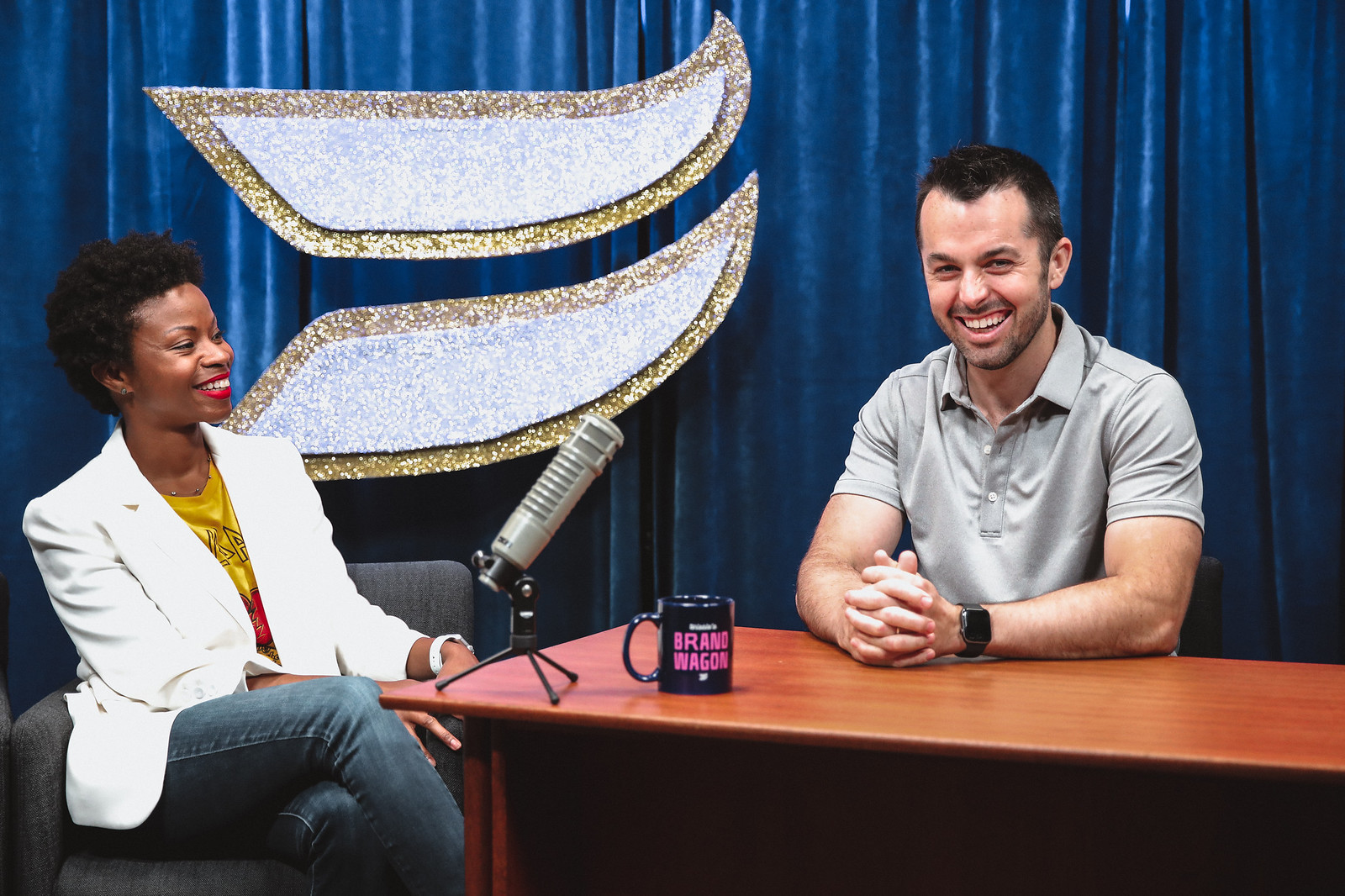 Encontrar a su presentador de programa de entrevistas interno: una entrevista con Chris Savage