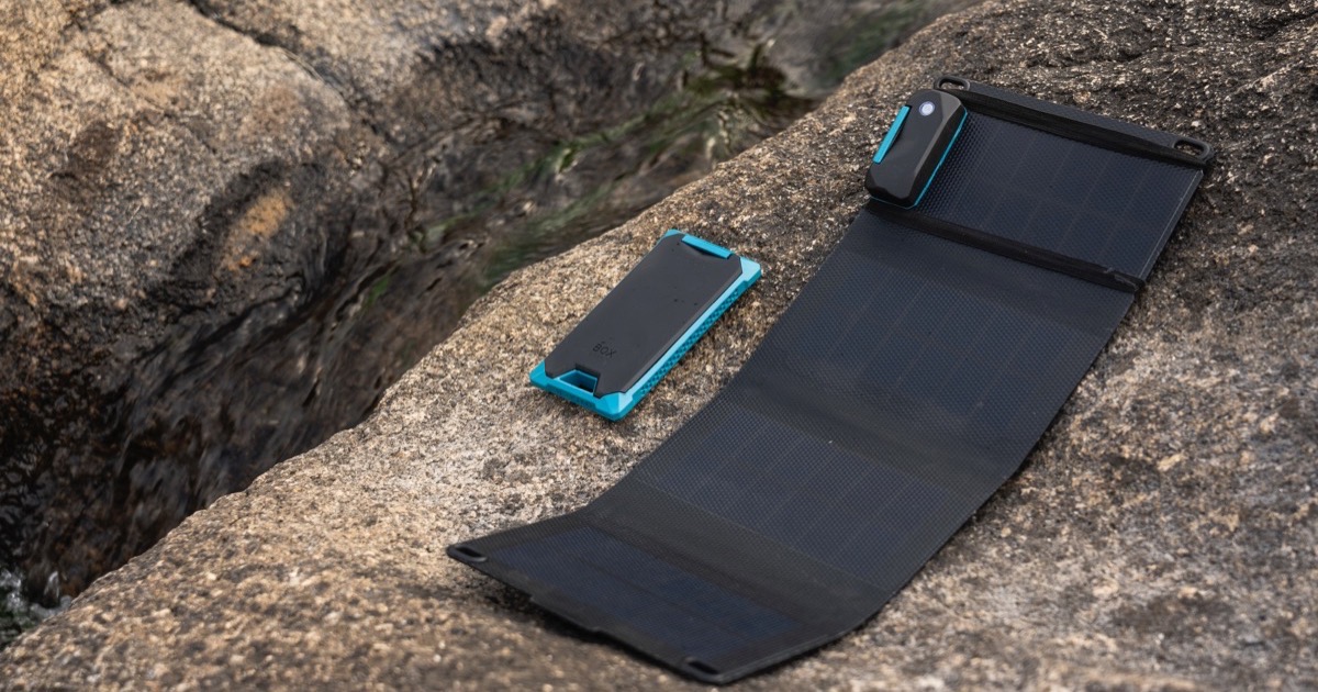 FROST SUMMITS Gives You a Self-Heating Battery And Solar Charging
