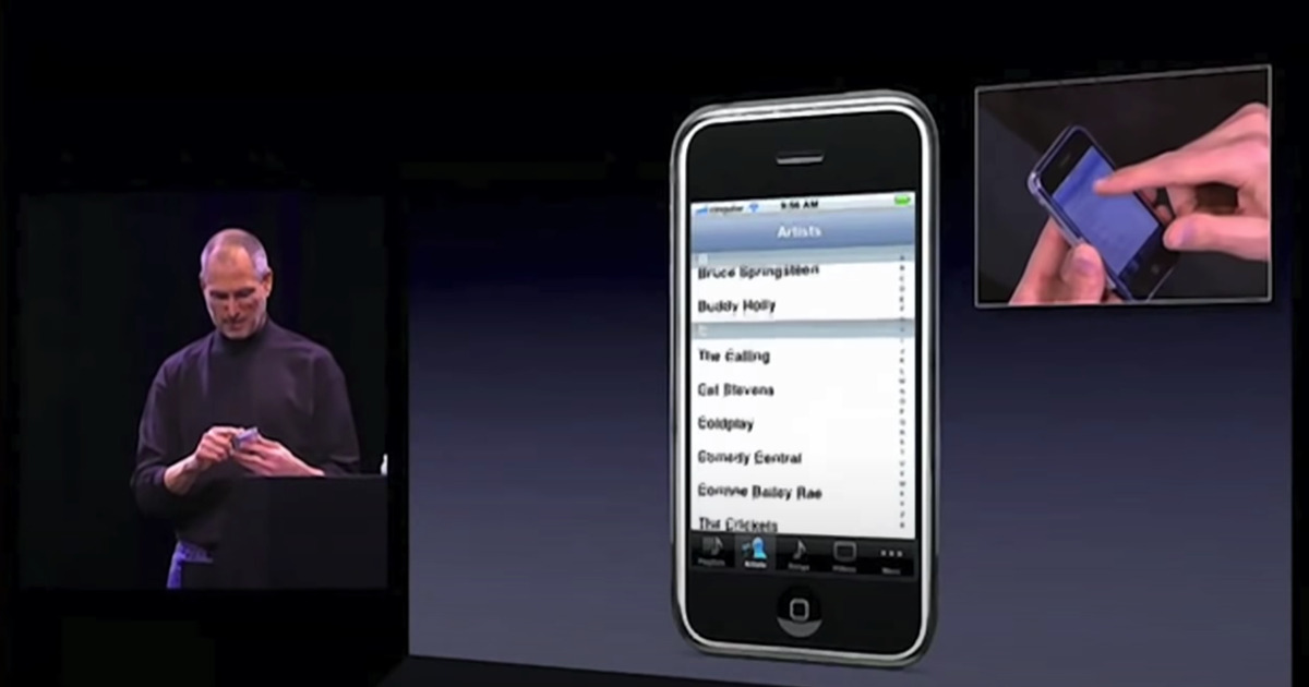 Steve Jobs demonstrating the original iPhone at MacWorld 2007
