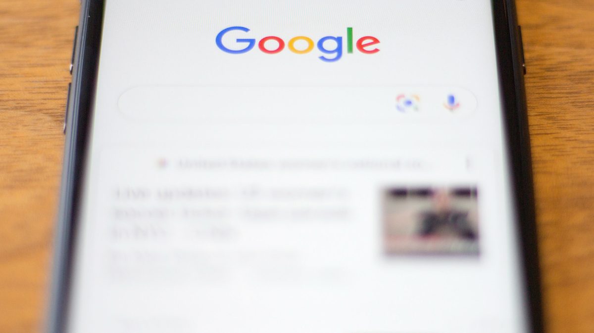 Google prohíbe los anuncios de aplicaciones o servicios que huele a fisgones de privacidad